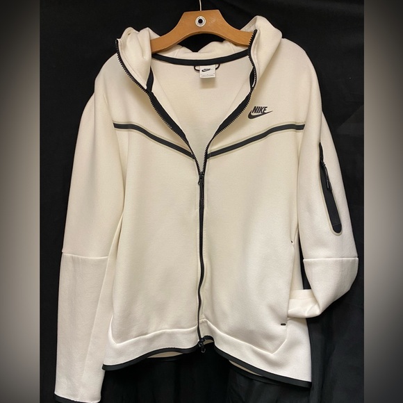 Nike Sportswear Tech Fleece Full Zip Hoodie. Size L. - Picture 1 of 4